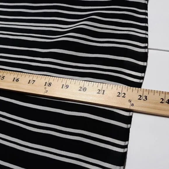 H&M Sleeveless Blouse Womens Shirt Top Black White Striped Sz 4 Business Casual - Picture 8 of 8